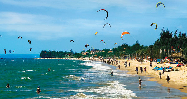 PHAN THIẾT - MŨI NÉ: LÂU ĐÀI RƯỢU VANG - TRANH CÁT PHI LONG