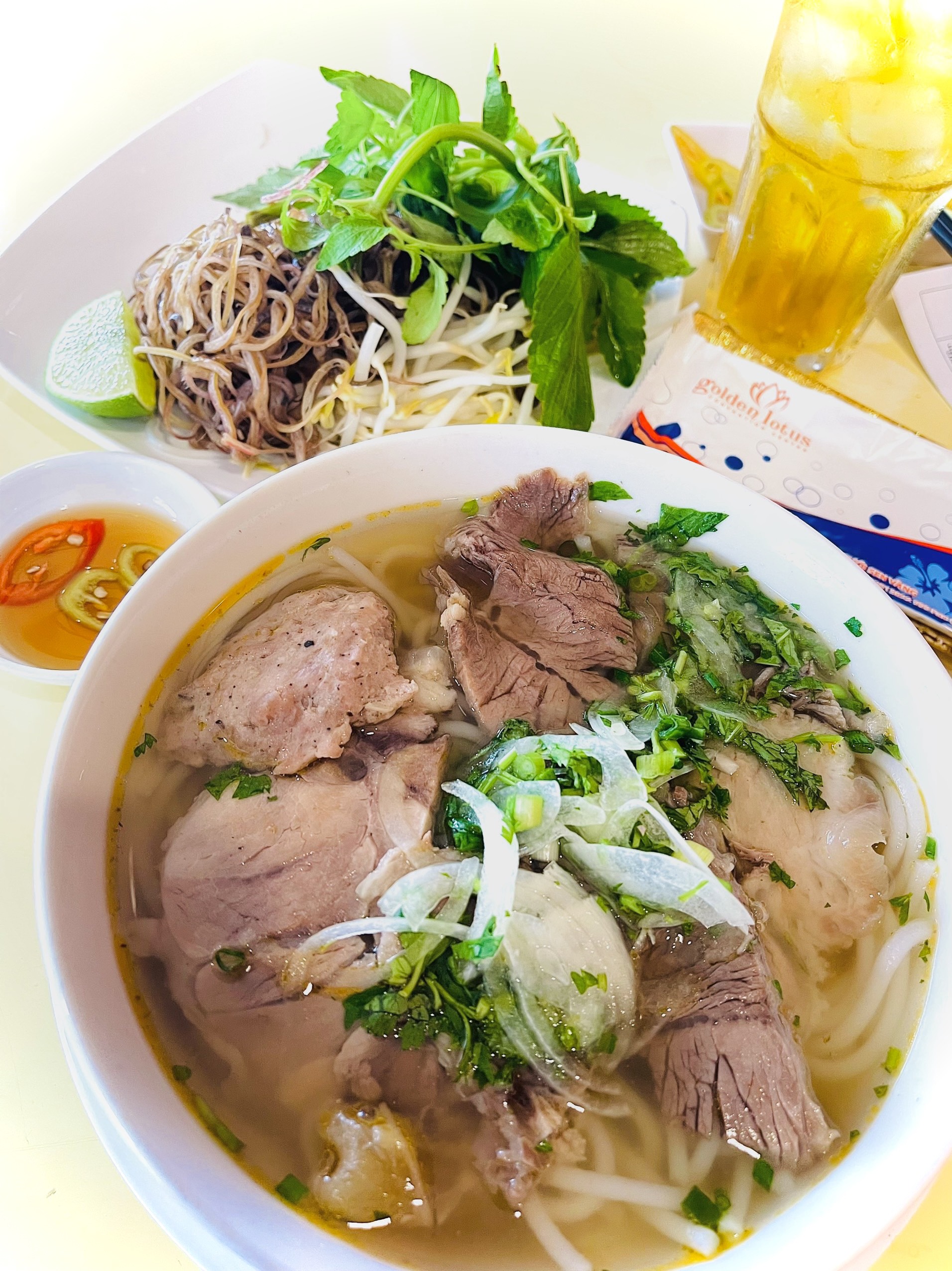 Bún bò Sen Vàng